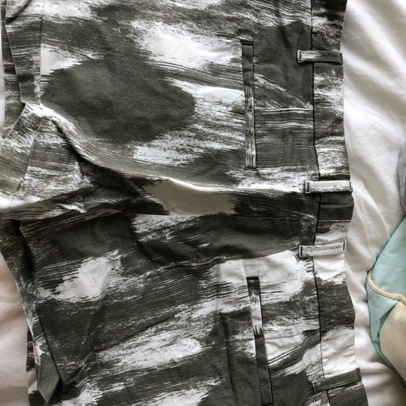 Green/ white shorts - Picture 2 of 3